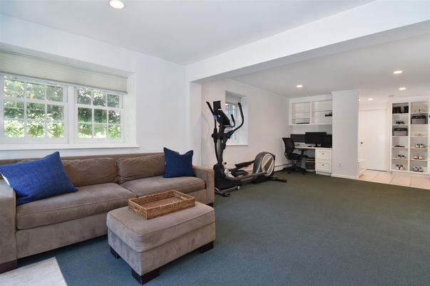 Fitness Equipment, Home Office, Interior, Living room, Recessed Lighting