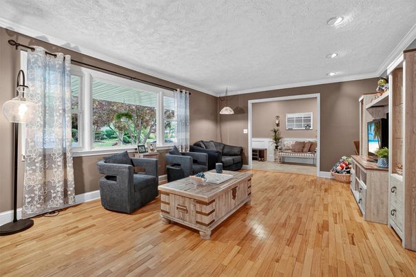 Interior, Living room, Pendant Lights, Recessed Lighting, Wood Texture Flooring