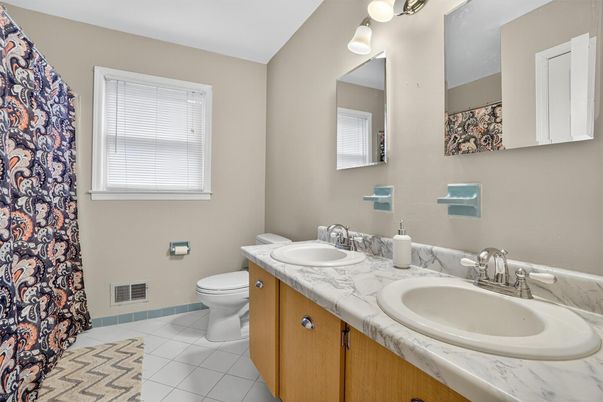 Bathroom, Dual Sink Vanities, Interior