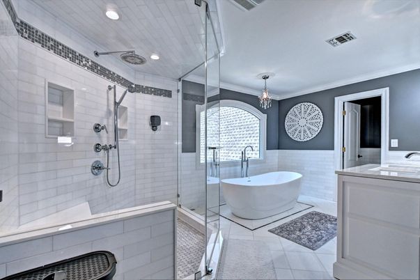 Bathroom, Chandelier, Free Standing Baths, Glass Shower, Interior, Pendant Lights, Recessed Lighting
