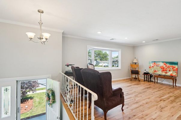 Dining room, Interior, Pendant Lights, Recessed Lighting, Wood Texture Flooring