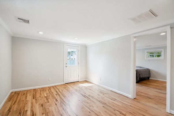 Empty room, Interior, Recessed Lighting, Wood Texture Flooring