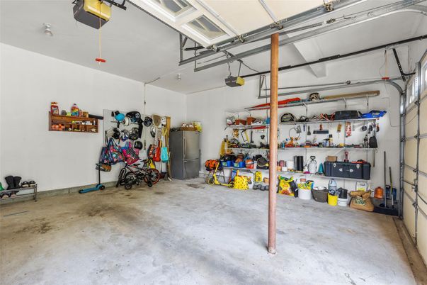 Garage, Interior