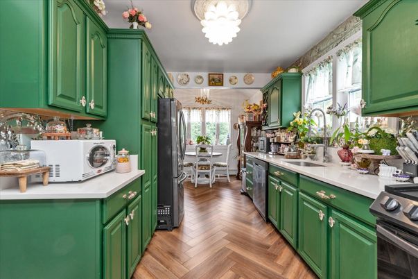 Chandelier, Dining room, Interior, Kitchen, Wood Texture Flooring