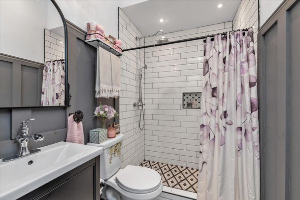 Bathroom, Interior, Recessed Lighting
