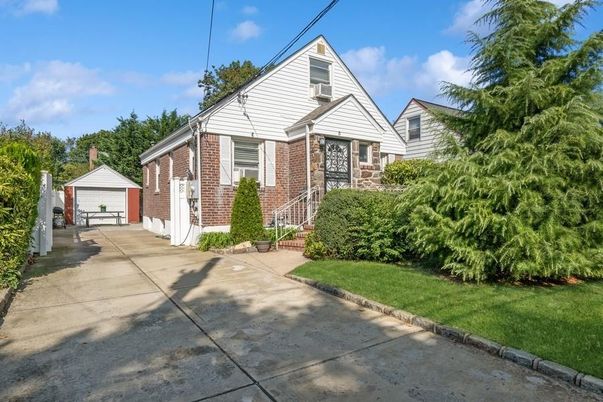 Detached Garage, Exterior