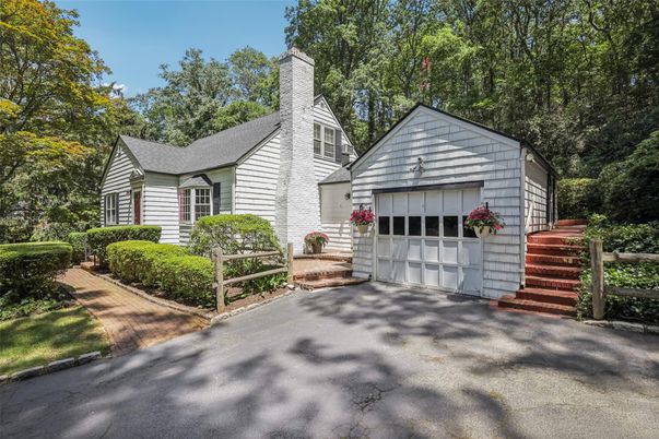 Detached Garage, Exterior