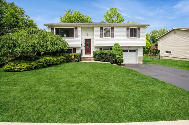 Attached, Exterior, Facade, Raised Ranch