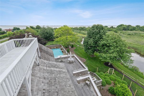 Exterior, Pool, Water