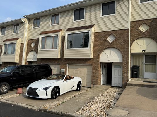 Attached, Exterior, Facade, Brick Facade, Rowhouse