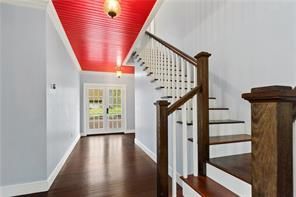 Interior, Pendant Lights, Wood Texture Flooring