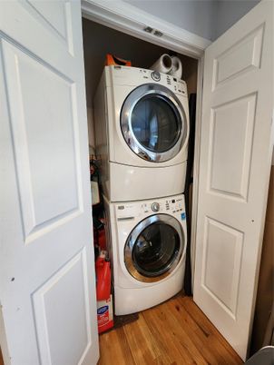 Interior, Utility Closets, Washer, Wood Texture Flooring