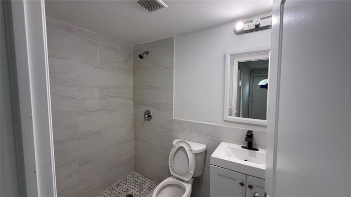 Bathroom, Interior, Marble Walls