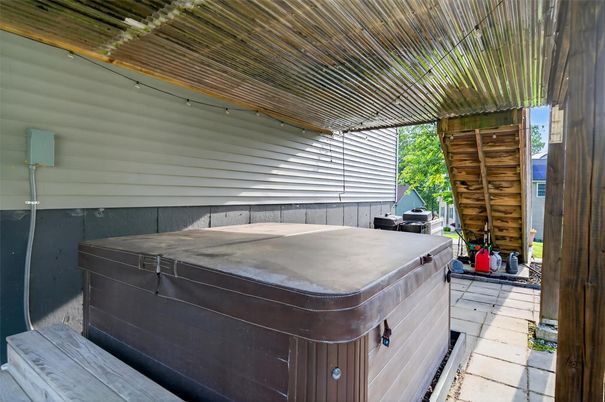 Exterior, Hot Tub