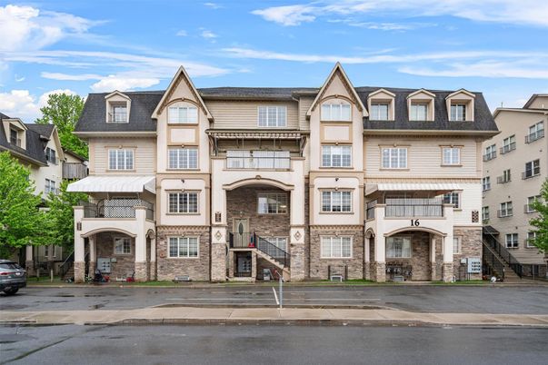 Exterior, Facade, French Provincial