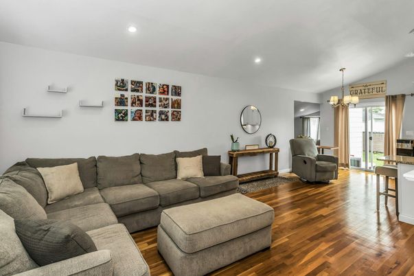 Chandelier, Interior, Living room, Recessed Lighting, Wood Texture Flooring