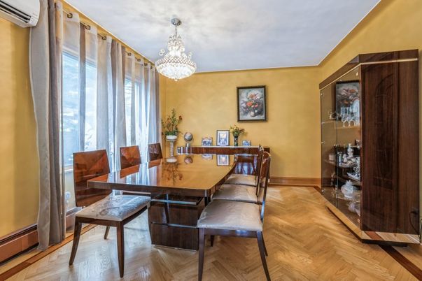 Chandelier, Dining room, Interior, Wood Texture Flooring