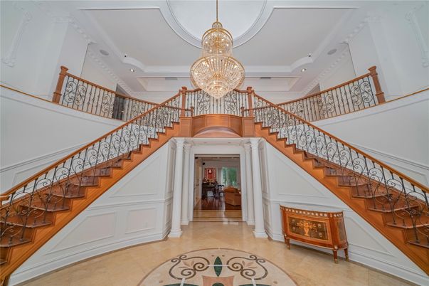 Chandelier, Interior