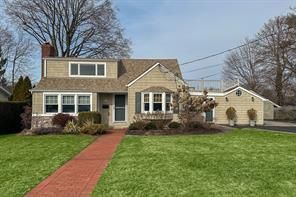 Backyard, Exterior, Facade, Cape Cod