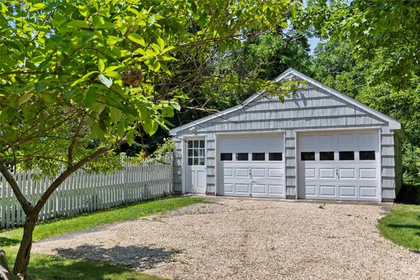 Detached Garage, Exterior