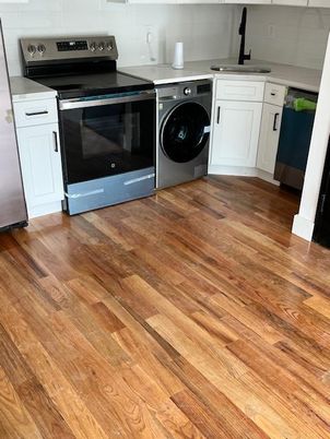 Interior, Kitchen, Washer, Wood Texture Flooring