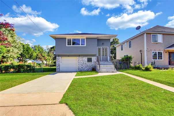 Attached, Exterior, Facade, Raised Ranch