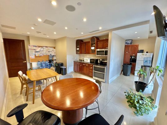 Dining room, Interior, Kitchen, Recessed Lighting, Stainless Steel Appliances