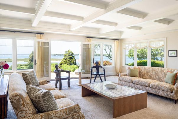 Interior, Living room, Water