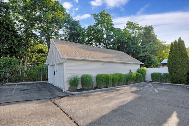 Detached Garage, Exterior