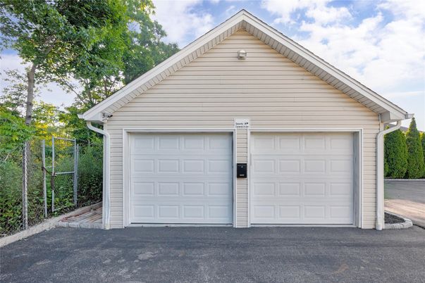 Detached Garage, Exterior