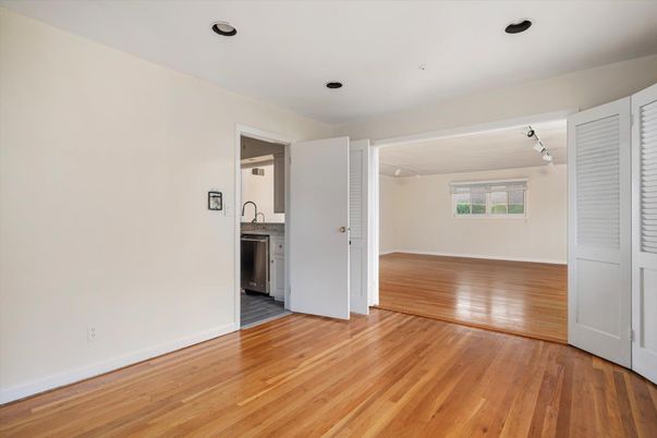 Empty room, Interior, Recessed Lighting, Wood Texture Flooring