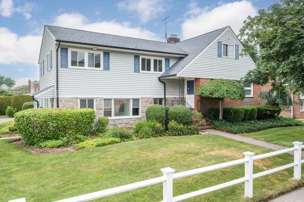 Exterior, Facade, Brick Facade, Farmhouse
