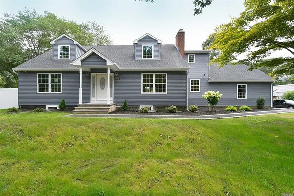 Exterior, Facade, Cape Cod