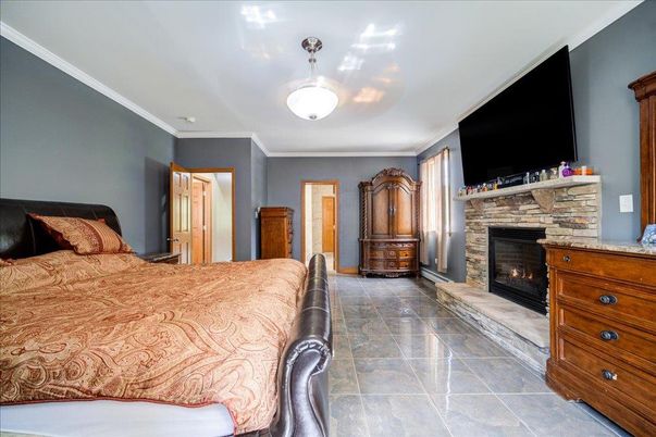 Bedroom, Fireplace, Interior, Pendant Lights