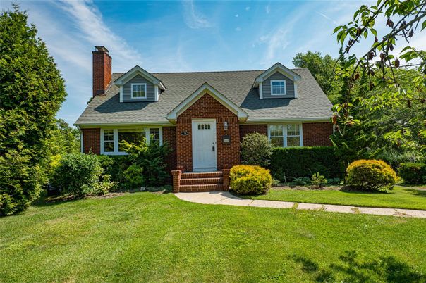 Exterior, Facade, Brick Facade, Cape Cod