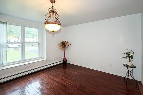Empty room, Interior, Pendant Lights, Wood Texture Flooring