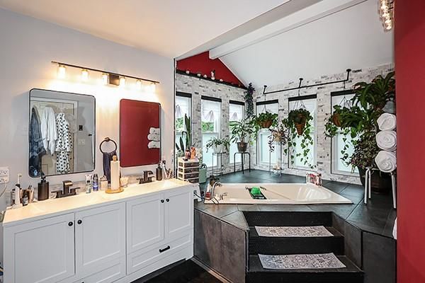 Bathroom, Dual Sink Vanities, Interior