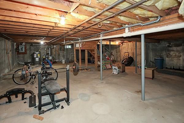 Fitness Equipment, Interior, Wooden Beams