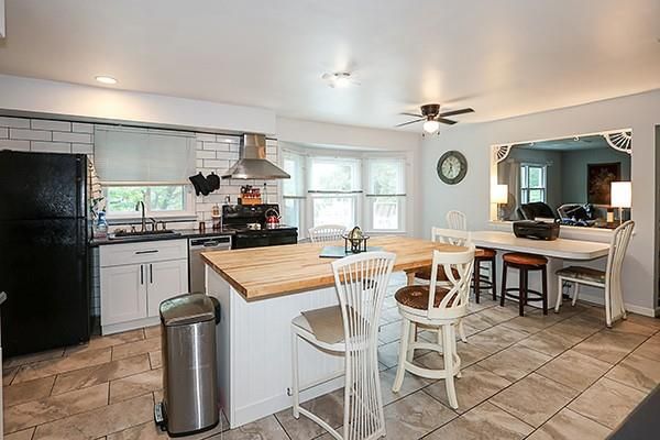 Dining room, Interior, Kitchen, Recessed Lighting