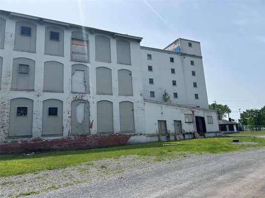 Exterior, Facade, Condo Building