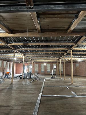Fitness Equipment, Interior, Wooden Beams