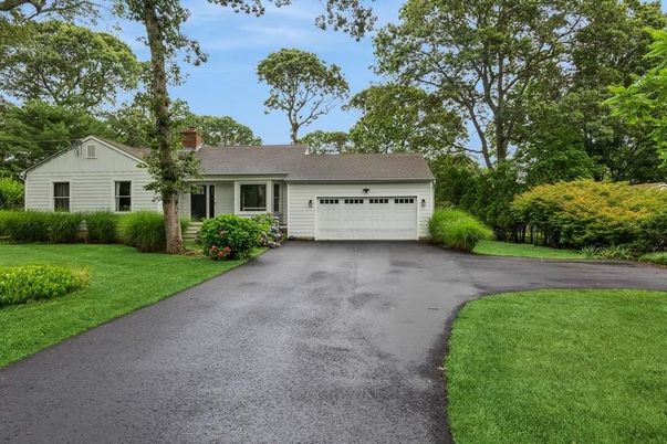 Attached, Exterior, Facade, Cape Cod