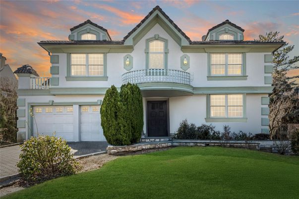 Attached, Exterior, Facade, Mediterranean