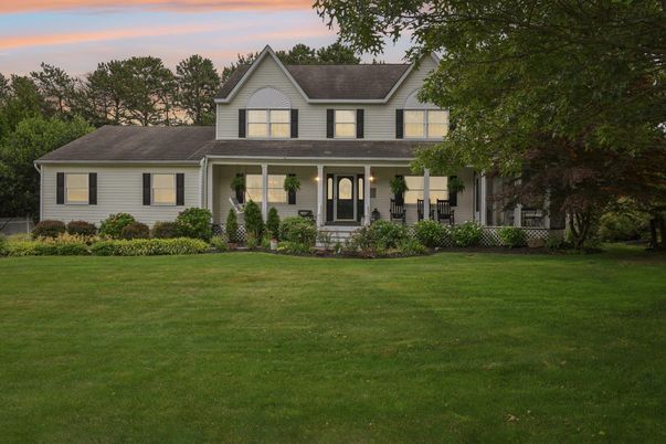 Exterior, Facade, Farmhouse