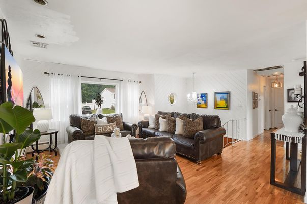 Interior, Living room, Pendant Lights, Wood Texture Flooring