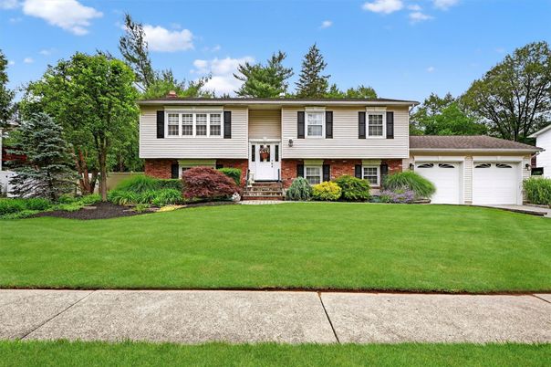 Attached, Exterior, Facade, Brick Facade, Raised Ranch