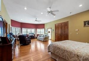 Bedroom, Interior, Living room, Recessed Lighting, Wood Texture Flooring