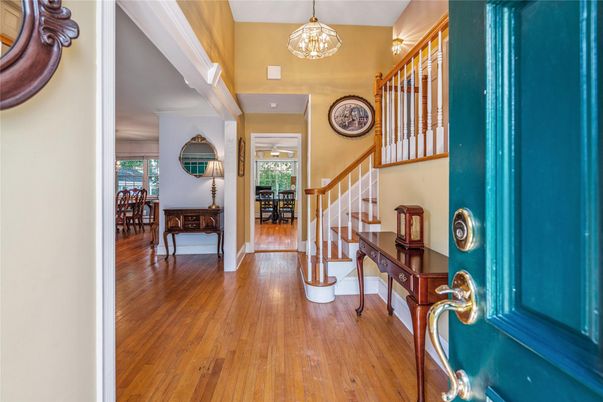 Interior, Pendant Lights, Recessed Lighting, Wood Texture Flooring