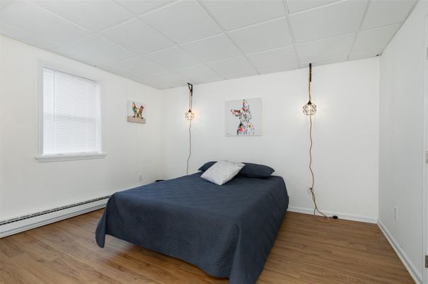 Bedroom, Interior, Pendant Lights, Wood Texture Flooring