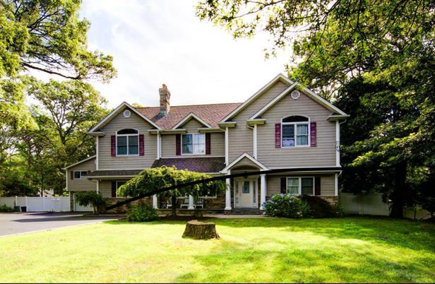 Attached, Backyard, Exterior, Facade, Split Level